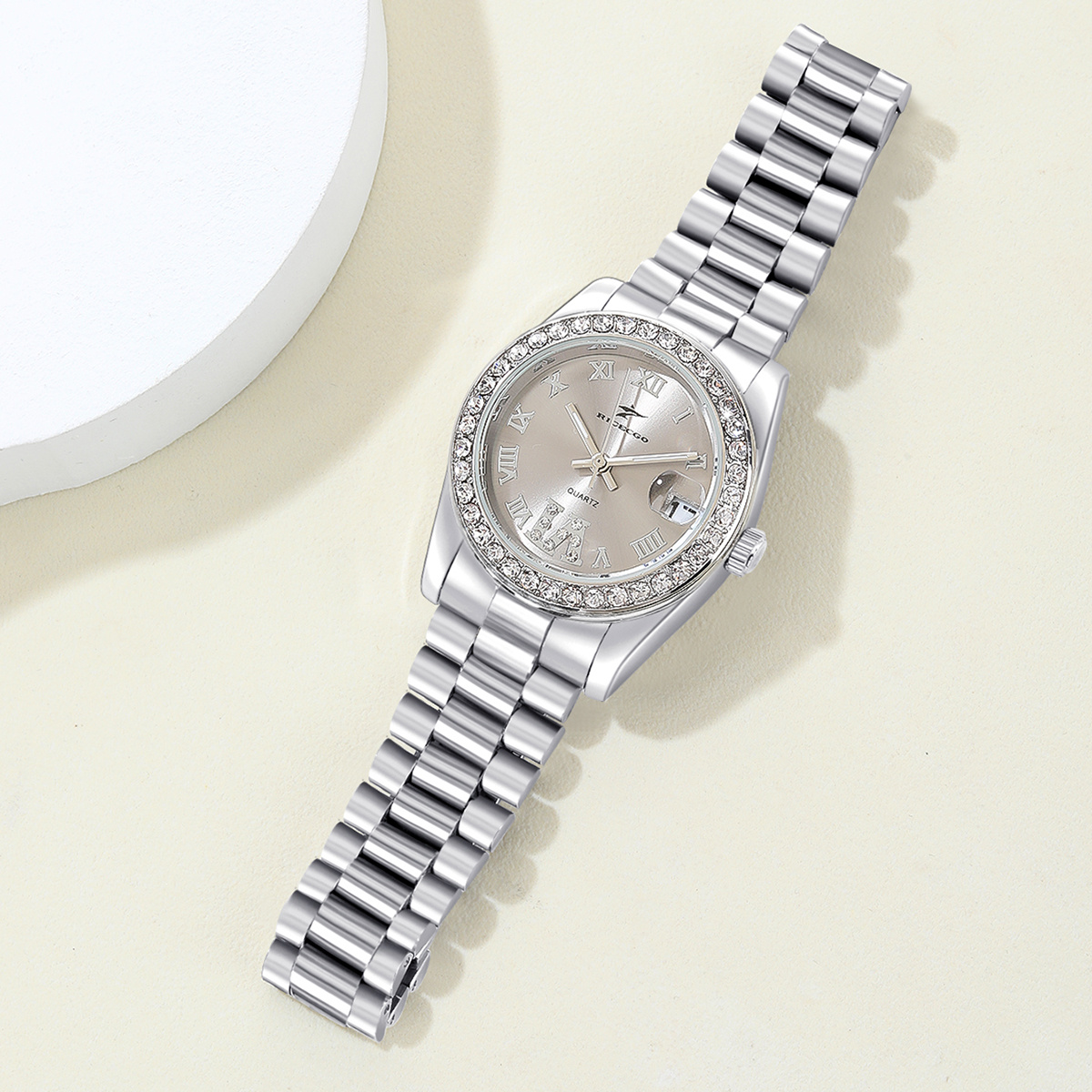 A ladies' quartz watch with al - Watch Bezel Insert incelemesi ve fiyatı