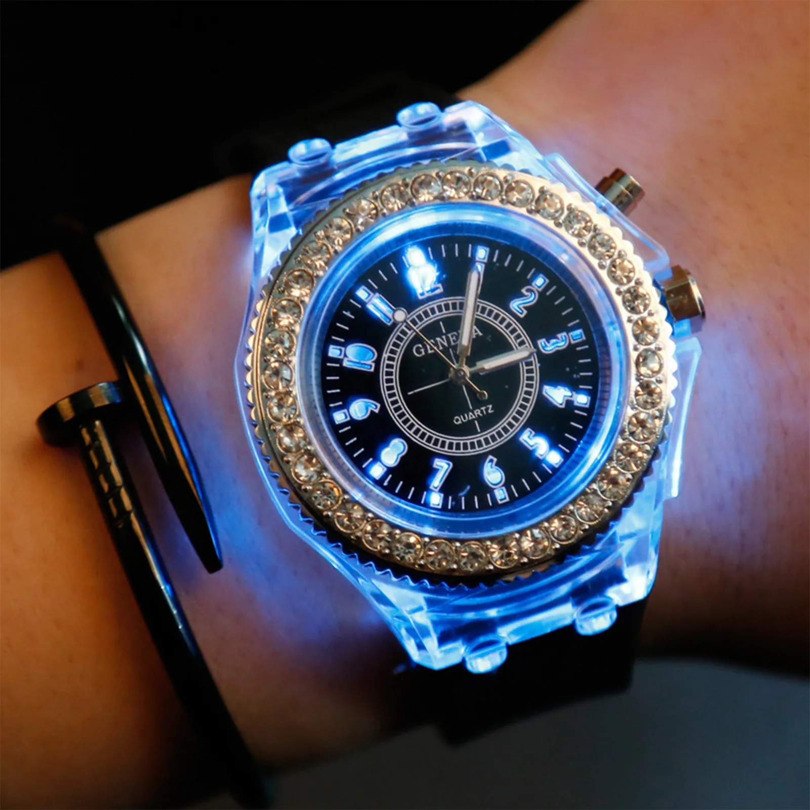 Led Flash Luminous Watch Perso - Smartwatch Trending Watches For Women incelemesi ve fiyatı