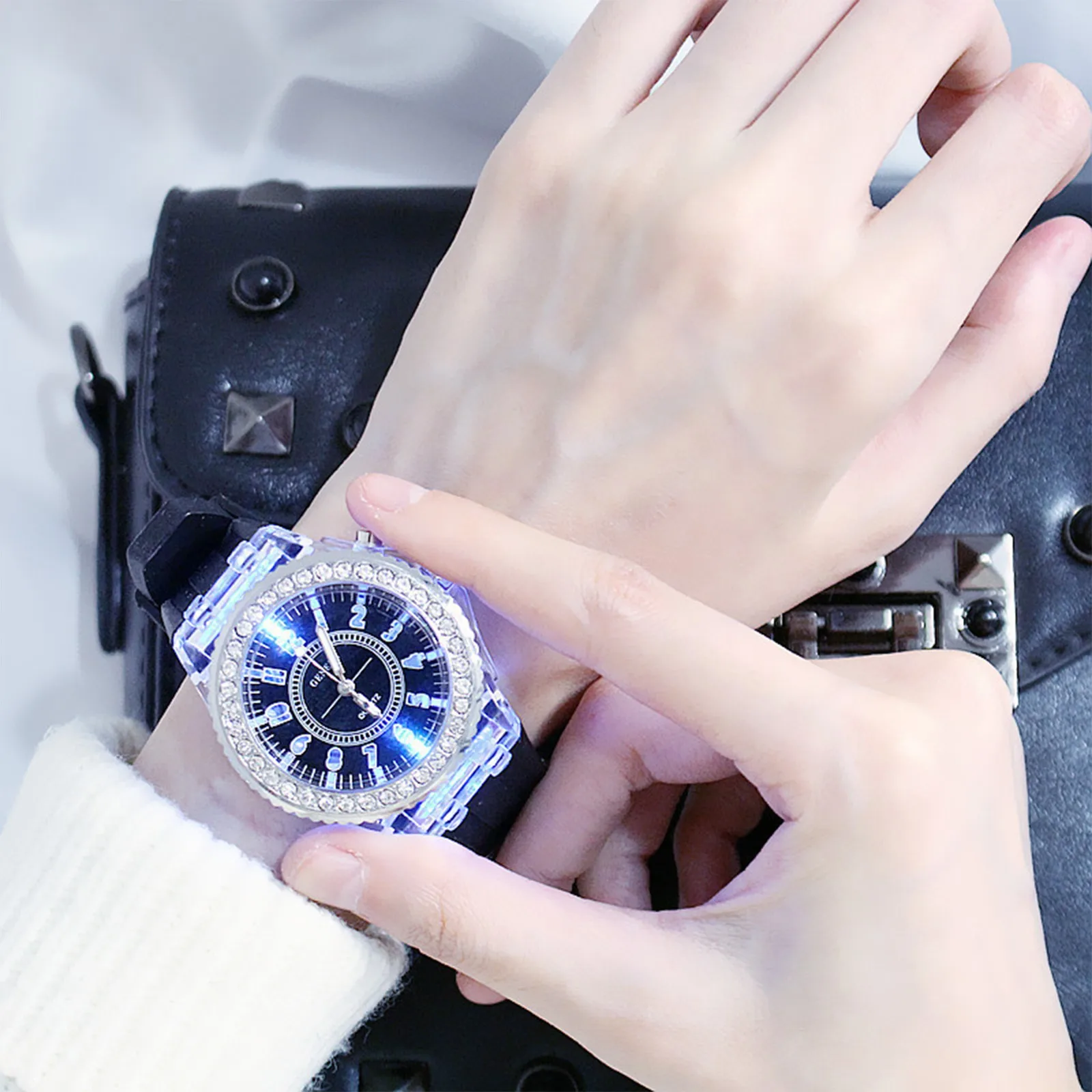 Led Flash Luminous Watch Perso - Smartwatch Trending Watches For Women incelemesi ve fiyatı